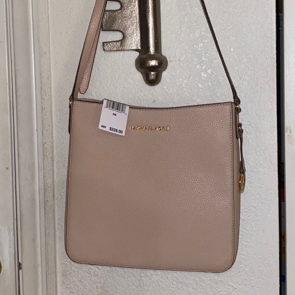 Micheal Kors purse